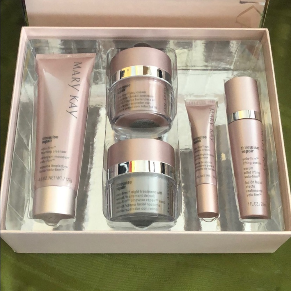 Mary Kay TimeWise Repair Volu-Firm Set